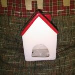 Domček s červenou strechou na čajovú sviečku, výška 13 cm